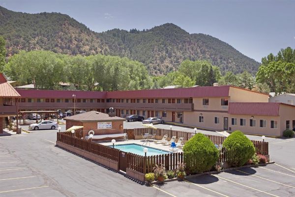 Hotel Glenwood Springs Cedar Lodge